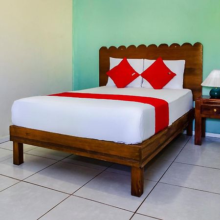 Oyo Hotel Miramar, Loreto Лорето Екстериор снимка