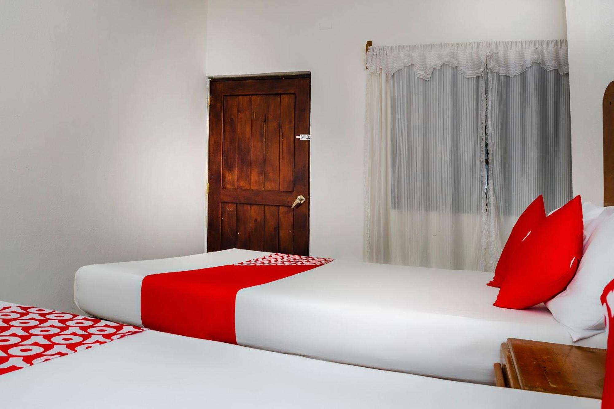 Oyo Hotel Miramar, Loreto Лорето Екстериор снимка