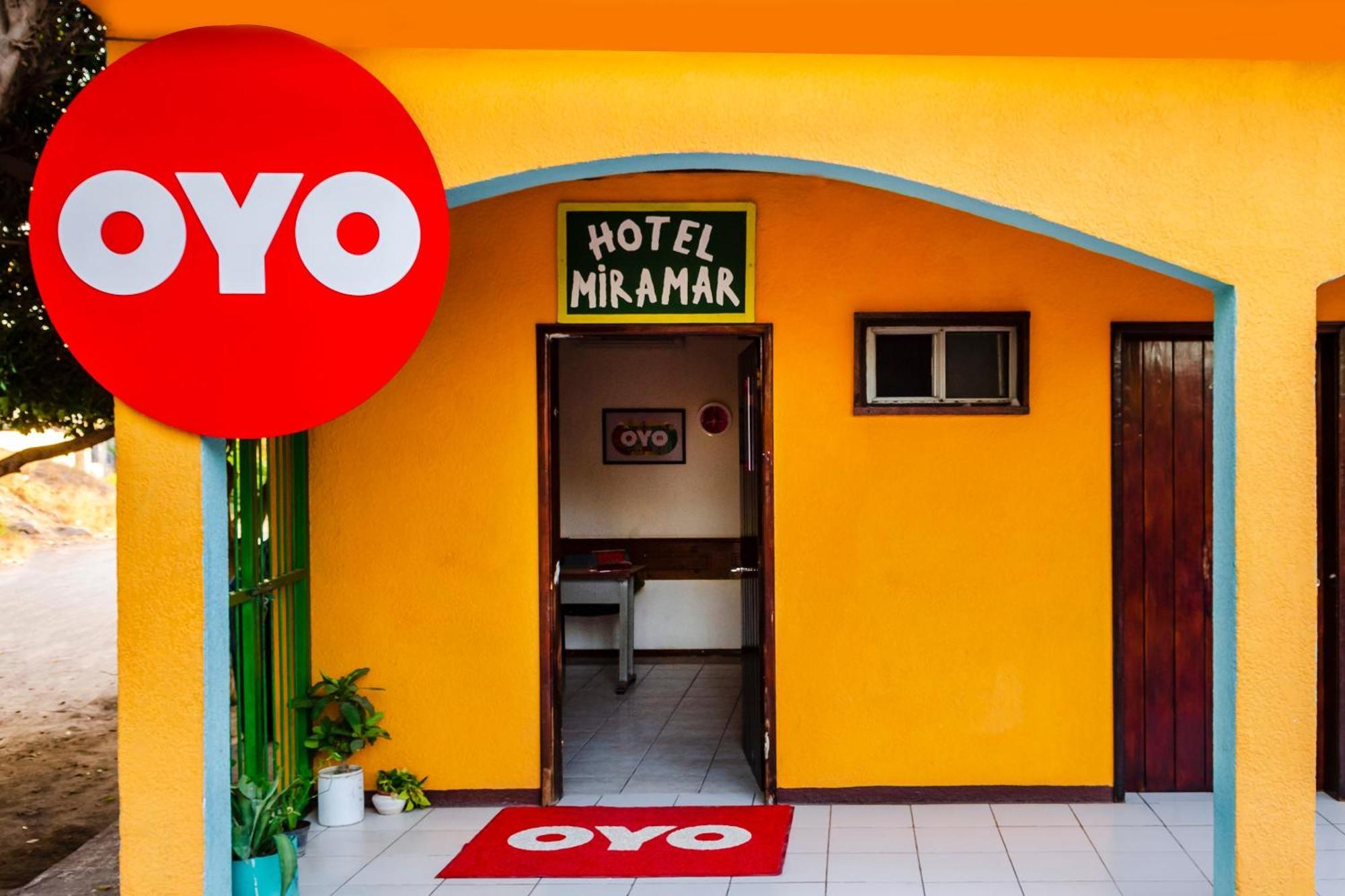 Oyo Hotel Miramar, Loreto Лорето Екстериор снимка